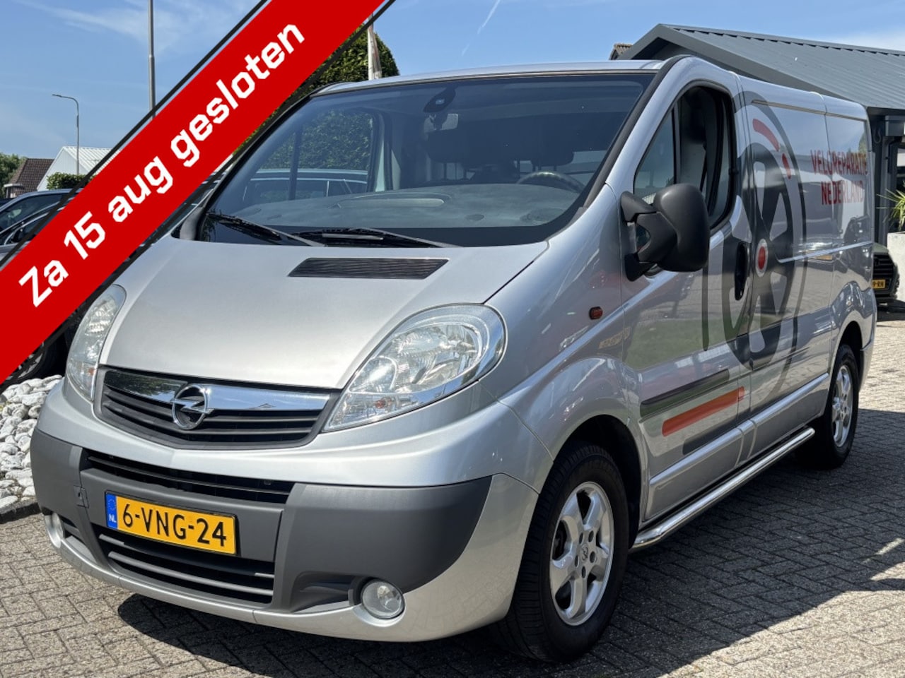 Opel Vivaro - 2.5 CDTI L1H1 Grijs 2011 Trekhaak Airco - AutoWereld.nl