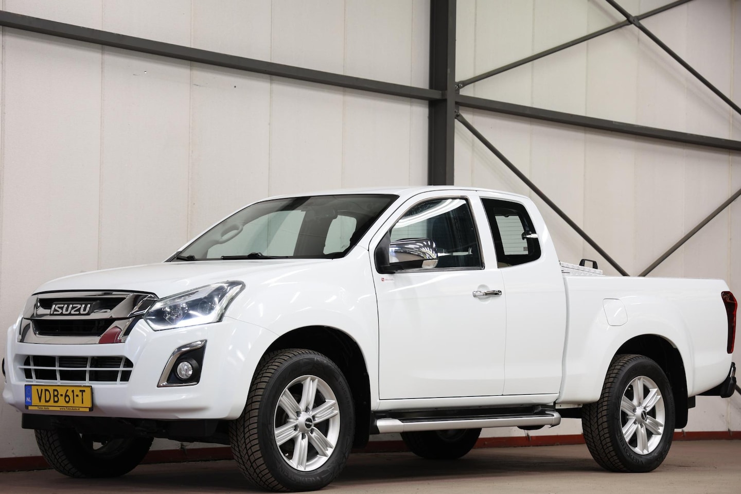 Isuzu D-Max - 1.9 Extended Cab AUTOMAAT 3500KG TREKHAAK EURO 6 - AutoWereld.nl