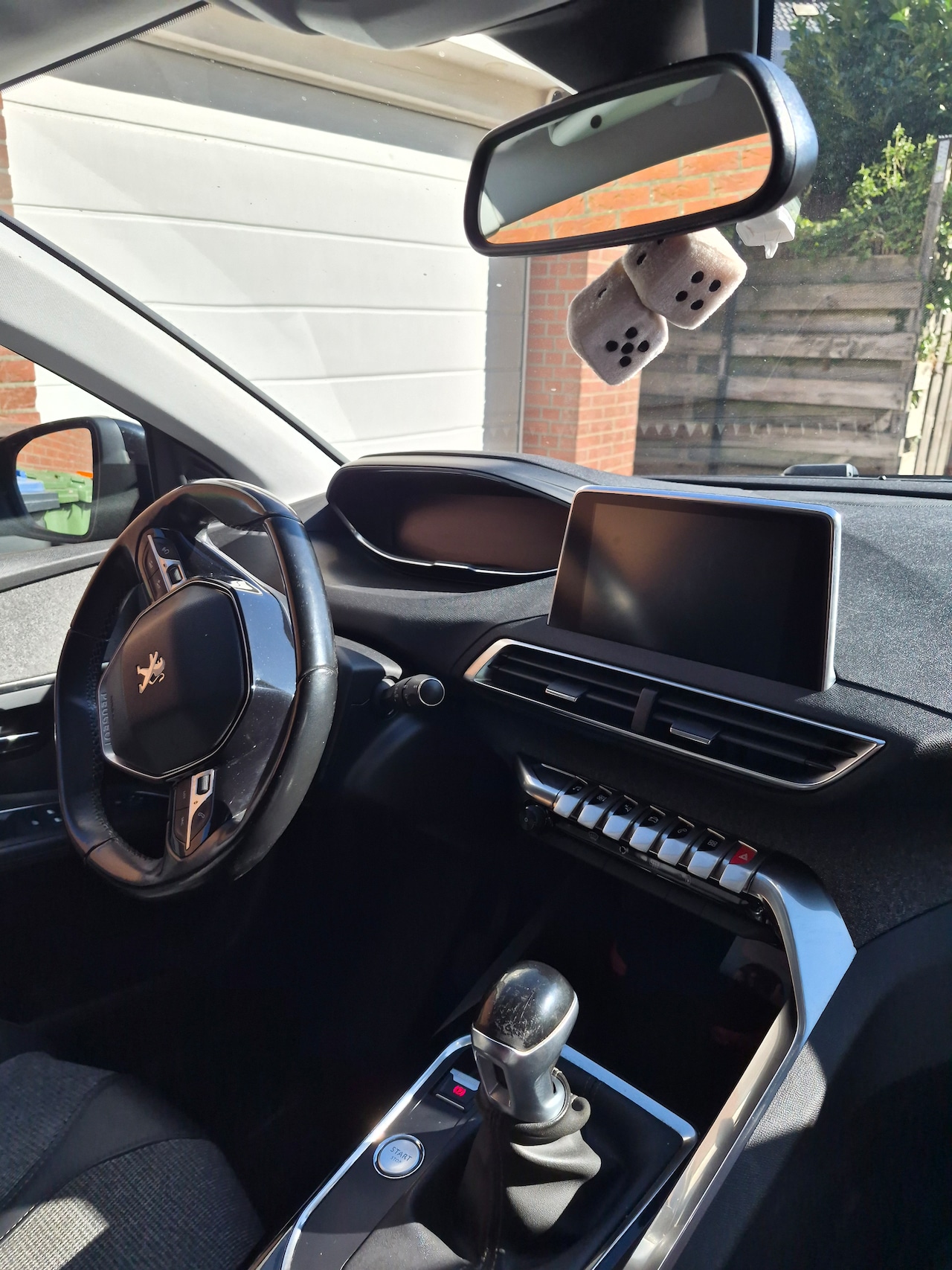 Peugeot 3008 - 1.2 PureTech Première Motor is gereserveerd. Nieuwe uitlaat er onder - AutoWereld.nl
