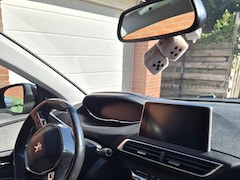 Peugeot 3008 - 1.2 PureTech Première Motor is gereserveerd. Nieuwe uitlaat er onder