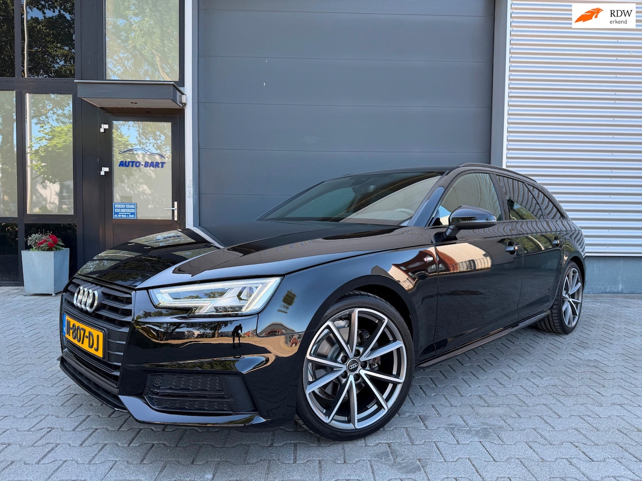 Audi A4 Avant - 1.4 TFSI Black design |S-Line | automaat | LED - AutoWereld.nl