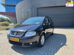 Volkswagen Touran - 2.0-16V FSI Trendline
