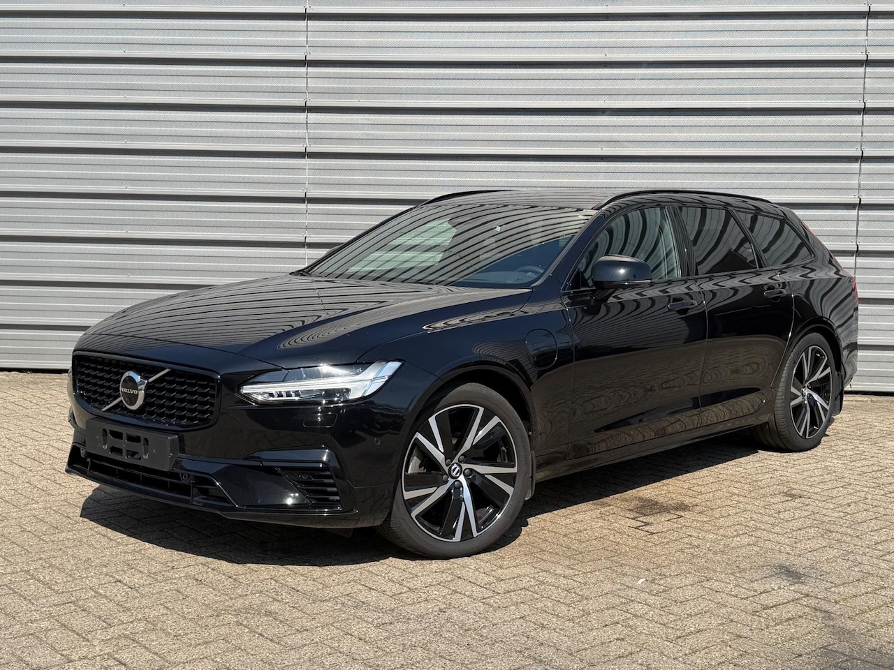 Volvo V90 - T8 455PK Long Range R-Design | 19" | B&W audio | Head Up Displ | 360° | Power Seats - AutoWereld.nl