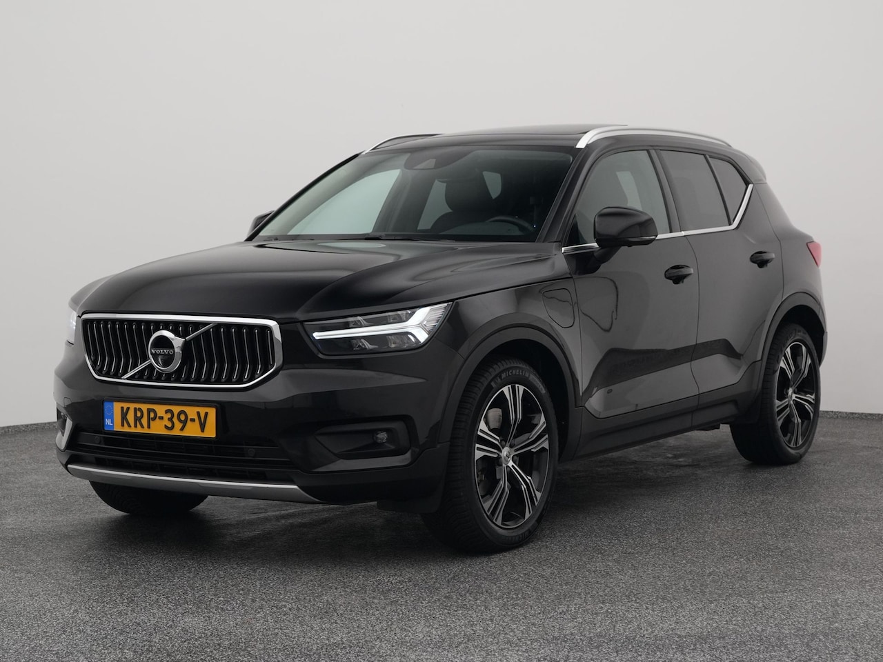 Volvo XC40 - 1.5 T4 Recharge Inscription | PANO | H&K | LEDER | STOELVERW. - AutoWereld.nl