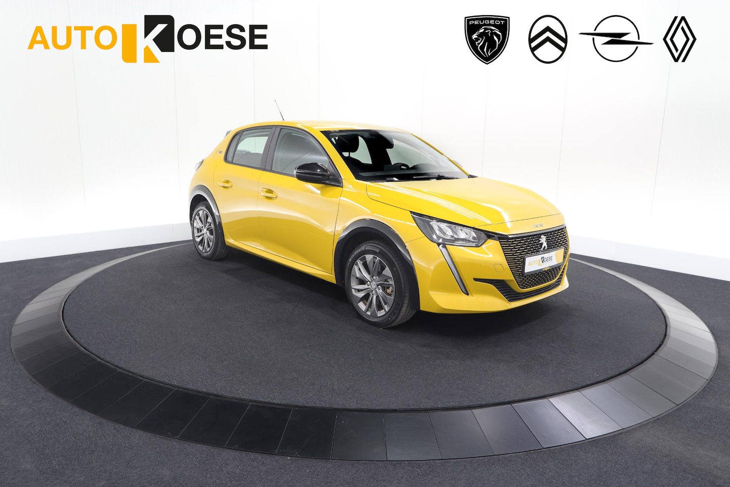 Peugeot e-208 - EV Active Pack 50 kWh | 96,8% SOH | Navigatie | Parkeersensoren | Stoelverwarming - AutoWereld.nl