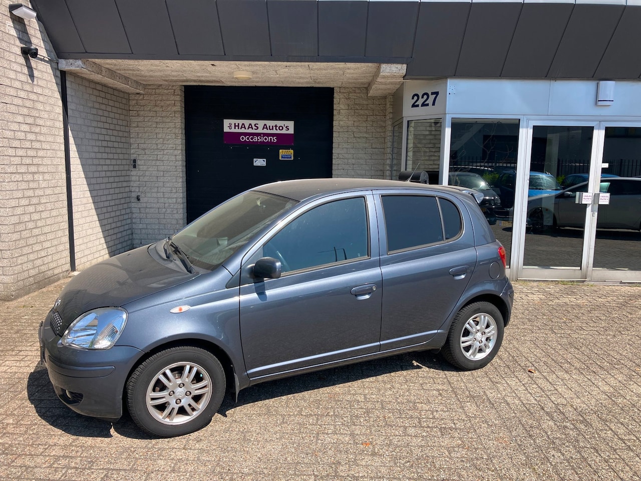 Toyota Yaris - 1.3 VVT-i Blue / AIRCO / 5 DEUREN / ALU VELGEN / - AutoWereld.nl