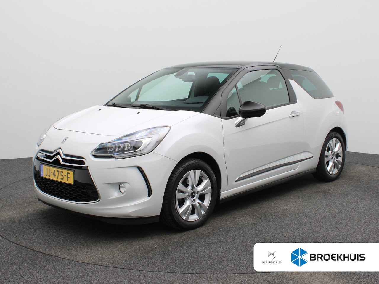DS 3 - 1.2 PureTech So Chic Camera | Parkeersensoren - AutoWereld.nl