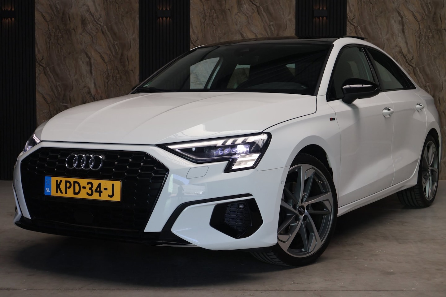 Audi A3 Limousine - 35 TFSI 3x S-line | Pano | Cam | Matrix | Memory - AutoWereld.nl