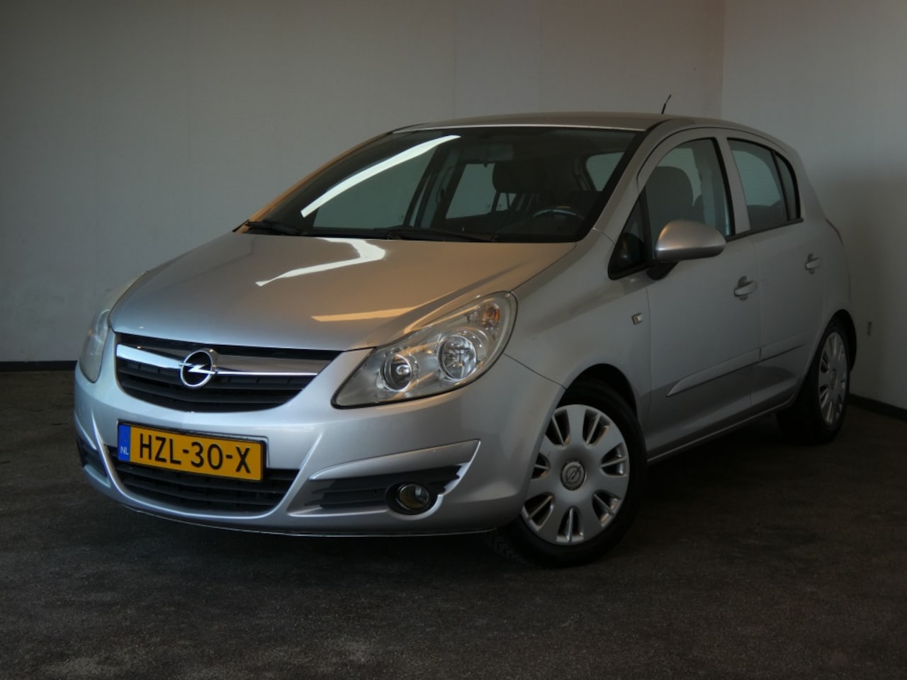 Opel Corsa - 1.4-16V Enjoy 1.4-16V Enjoy - AutoWereld.nl