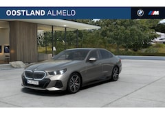 BMW 5-serie - 530e M Sport Automaat / Panoramadak / Trekhaak / Bowers & Wilkins / Comfortstoelen / Adapt