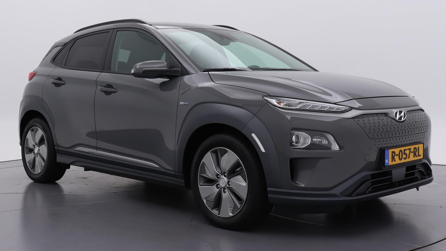 Hyundai Kona Electric - EV Premium 64 kWh | SOH 100% | Warmtepomp | BTW verrekenbaar | Leder | Full LED | - AutoWereld.nl