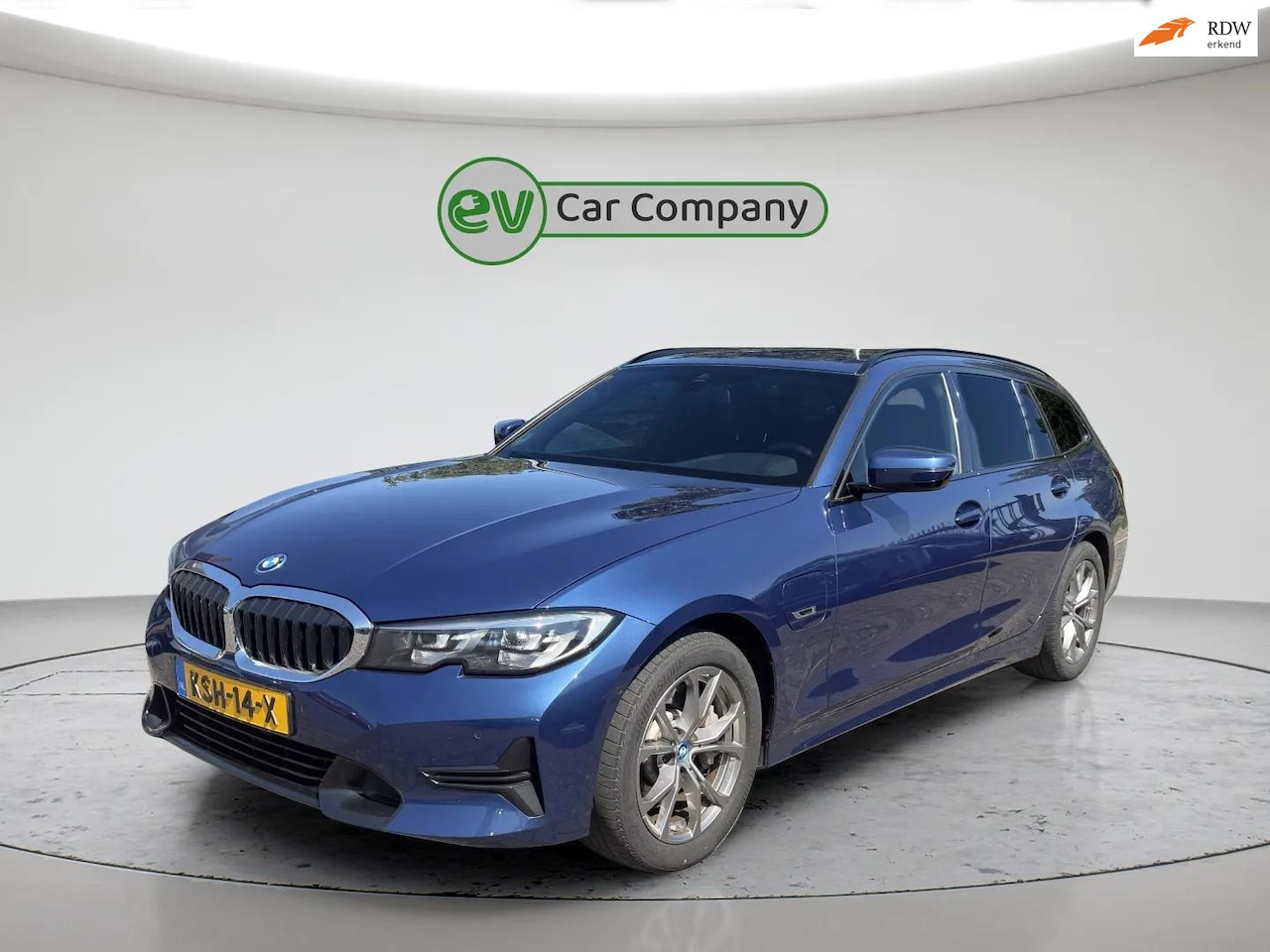 BMW 3-serie Touring - 330e | M-sport pakket | Memory Seats | Camera | CarPlay | Dealer onderhouden | Keyless ent - AutoWereld.nl