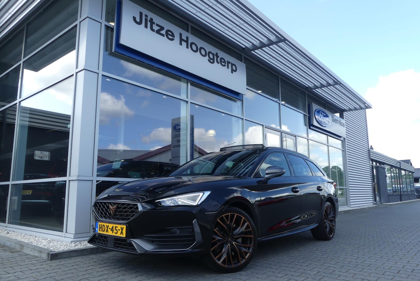 CUPRA Leon Sportstourer - 1.4 e-Hybrid VZ Performance PANO, MEMORY, WINTER PACK, ADAPT. CRUISE, CLIMA, NAVI, CAMERA, - AutoWereld.nl
