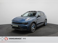Lynk & Co 01 - 1.5 Zwarte hemel / Pano dak