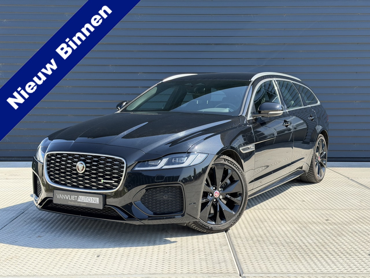 Jaguar XF Sportbrake - 2.0 P250 R-Dynamic Black | Leder | Memory Stoelen | Dode hoek | Camera | Top staat! - AutoWereld.nl