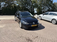 Volkswagen Golf Variant - 1.0 TSI Connected Series CAMERA CARPLAY CLIMA PDC CRUISE