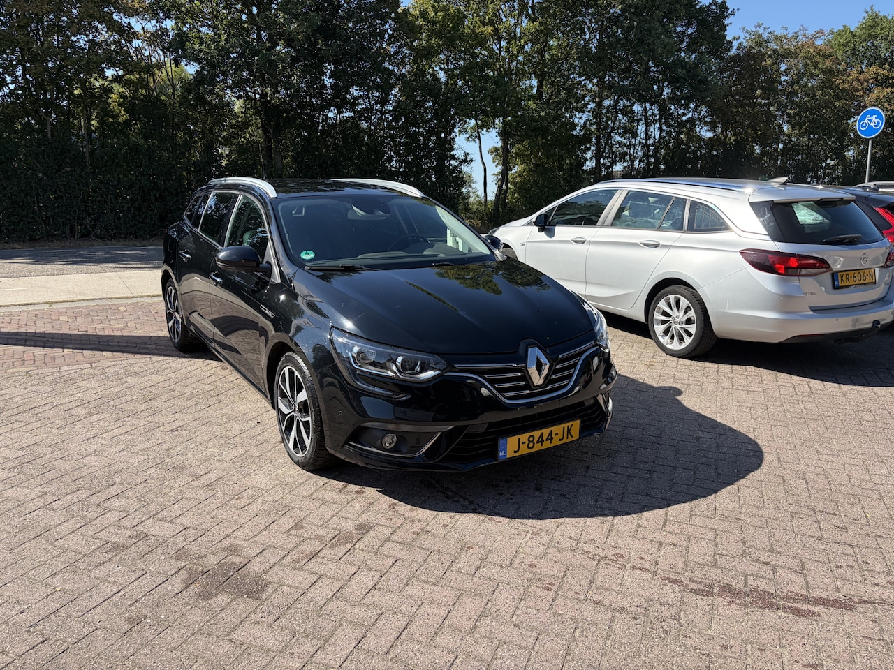 Renault Mégane Estate - 1.3 TCe Bose TREKHAAK CAMERA CLIMA - AutoWereld.nl