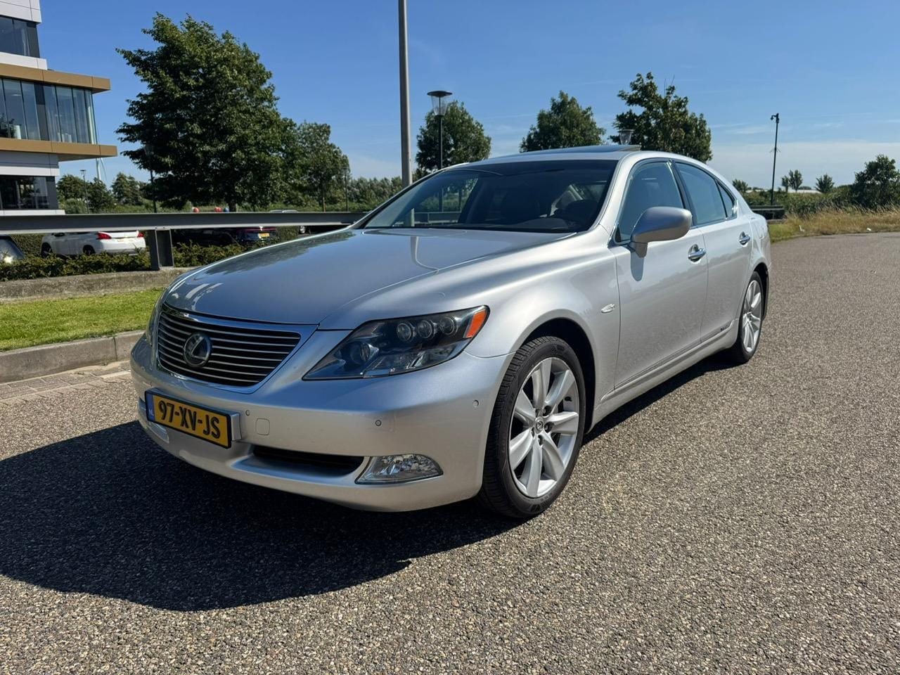 Lexus LS 600h - President 445pk | Orig NL | 1eig | DOH - AutoWereld.nl