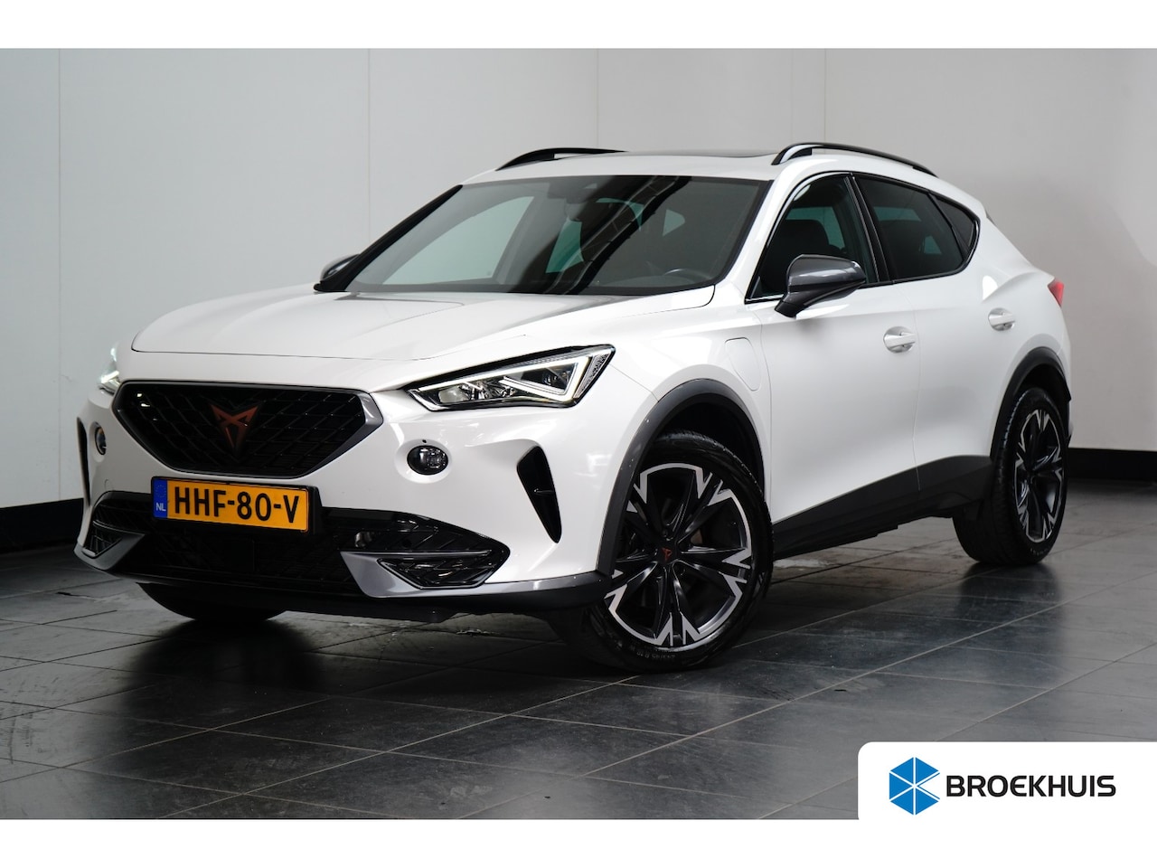 CUPRA Formentor - 1.4 TSI e-Hybrid Essential 245PK | Pano | Stoelverwarming | Adap. Cruise | Camera | Apple - AutoWereld.nl