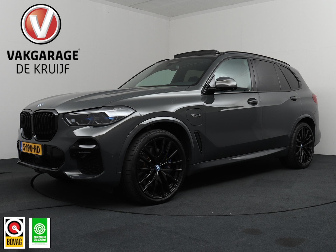 BMW X5 - xDrive45e High Executive | Trekhaak | Pano | Luchtvering | Achteras Besturing! - AutoWereld.nl