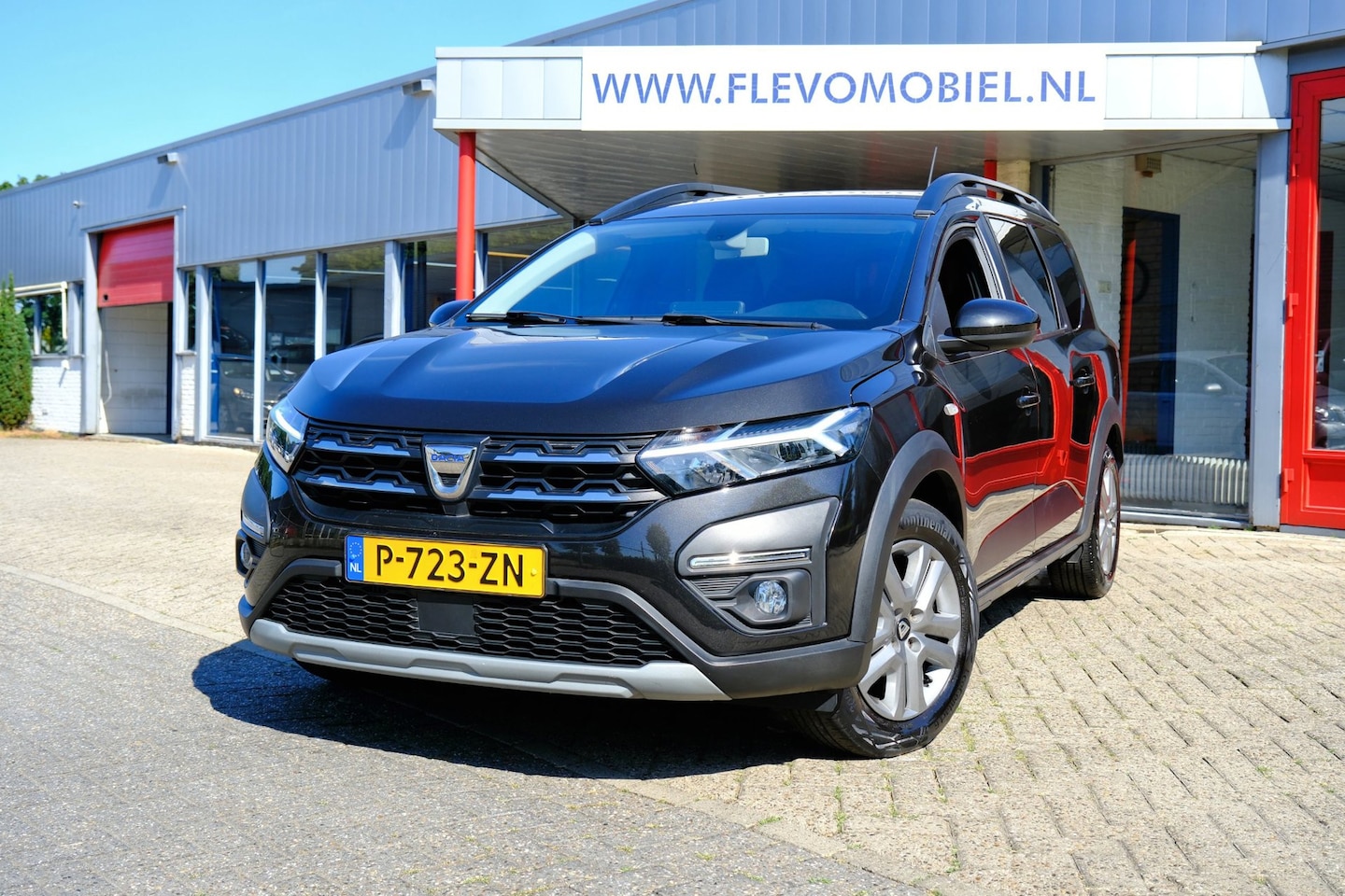 Dacia Jogger - 1.0 TCe Comfort *37.675km!* Navi|1e Eig|LED|Airco|Trekhaak - AutoWereld.nl