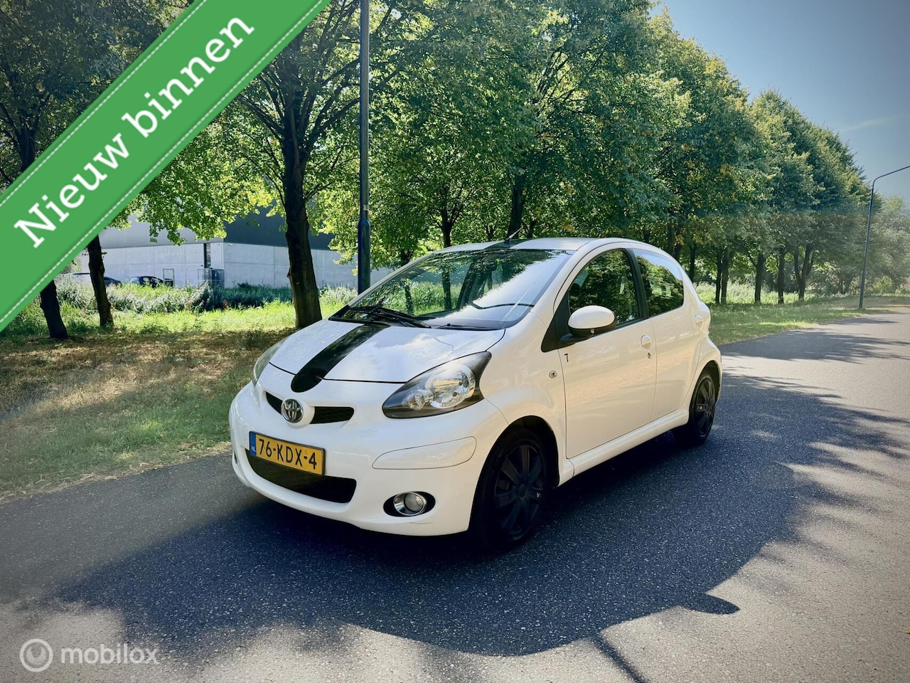 Toyota Aygo - 1.0-12V Xcite White*NW APK 8/27*AIRCO*HALF LEDER - AutoWereld.nl