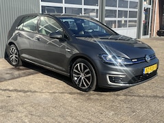 Volkswagen e-Golf - 100% Elektrisch Airco Cruise controle Virtual display Navigatiesysteem Stuurwielbediening