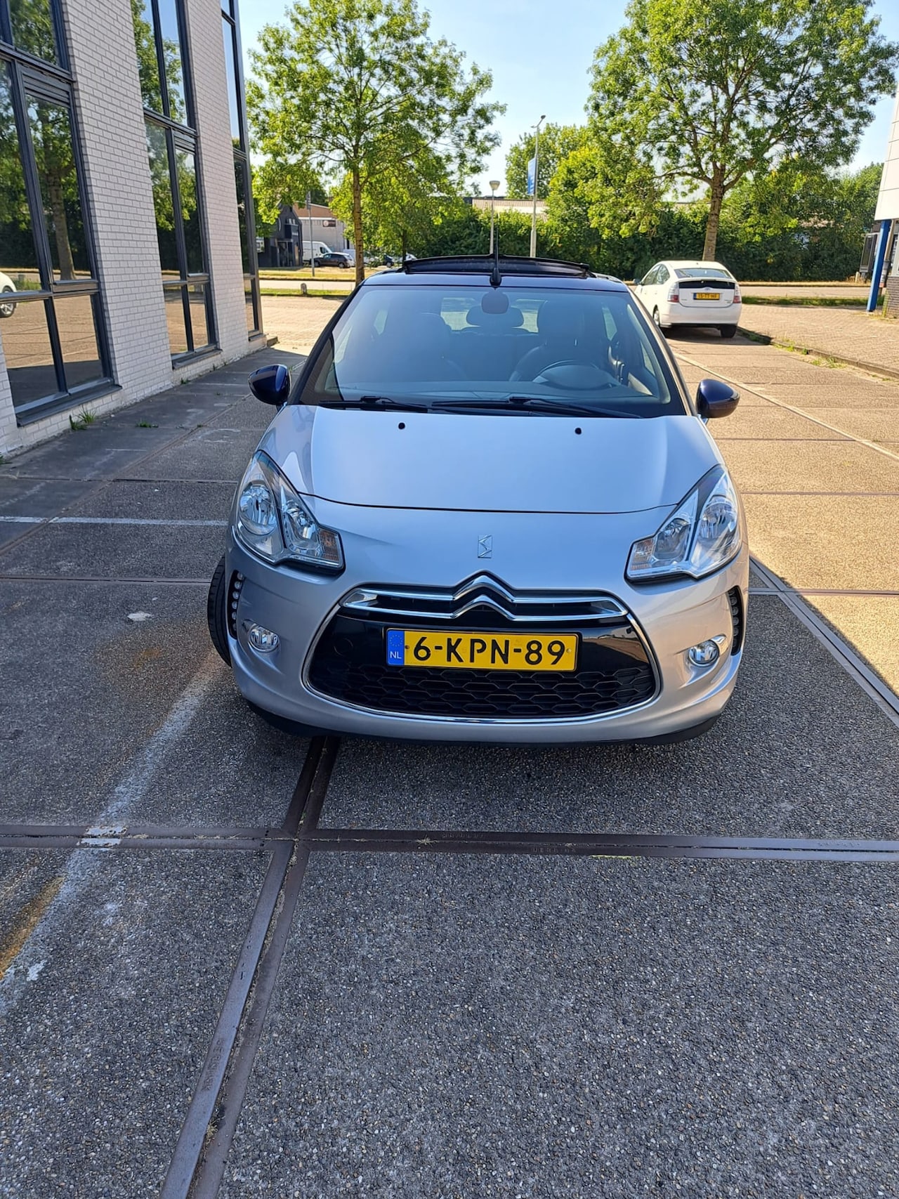 Citroën DS3 Cabrio - 1.2 VTi So Chic 1.2 VTi So Chic - AutoWereld.nl