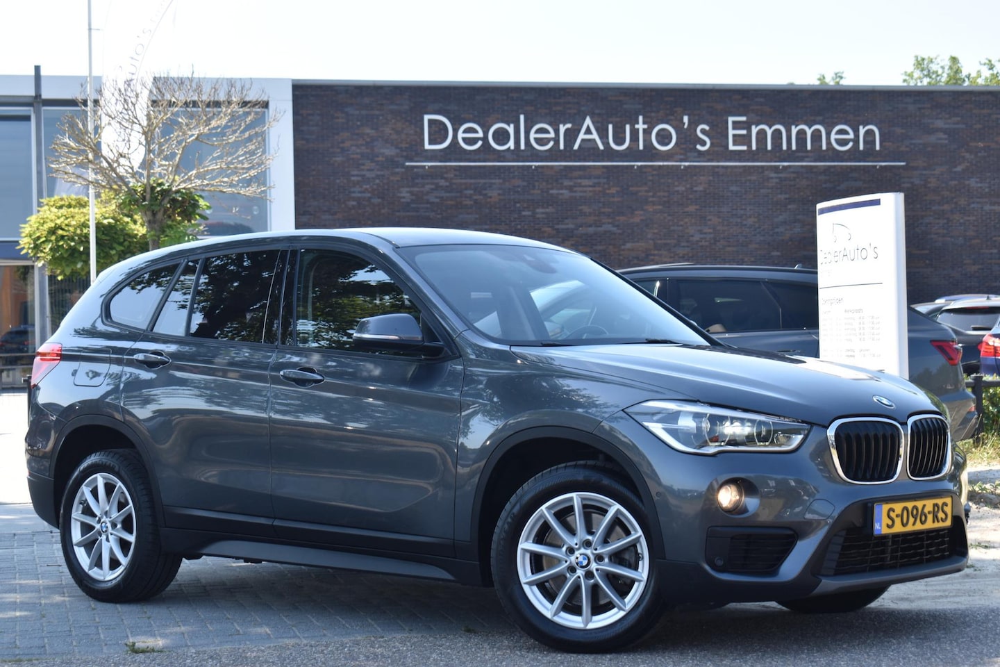 BMW X1 - sDrive20i High Executive sDrive20i High Executive - AutoWereld.nl