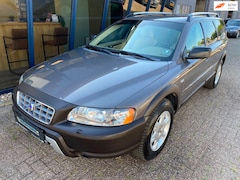Volvo XC70 - 2.5 T Summum AWD Automaat LEER / XENON / TREKHAAK