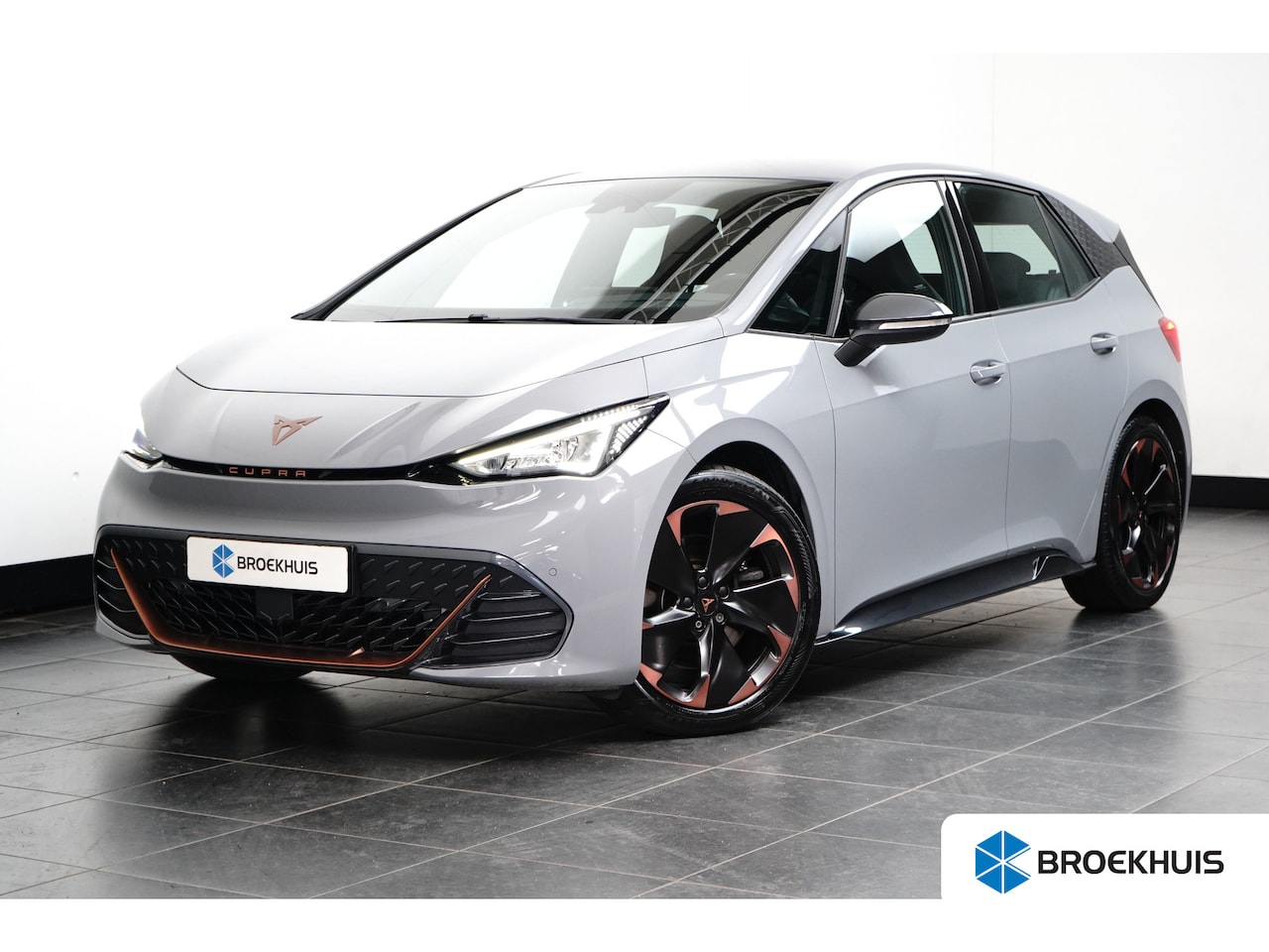CUPRA Born - Copper Edition 82kWh l CAmera l Stoelverwarming l Half Leder l 19" l 231PK! l Parkeersenso - AutoWereld.nl