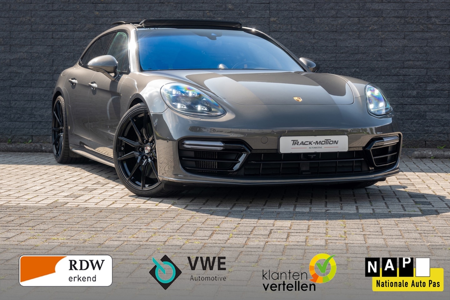 Porsche Panamera Sport Turismo - 4.0 Turbo S E-Hybrid Panoramadak Keramisch - AutoWereld.nl