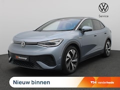 Volkswagen ID.5 - Pro Business Advantage 77 kWh 204PK SOH 96, 5%, Panoramadak, Trekhaak, Matrix LED-Verlicht