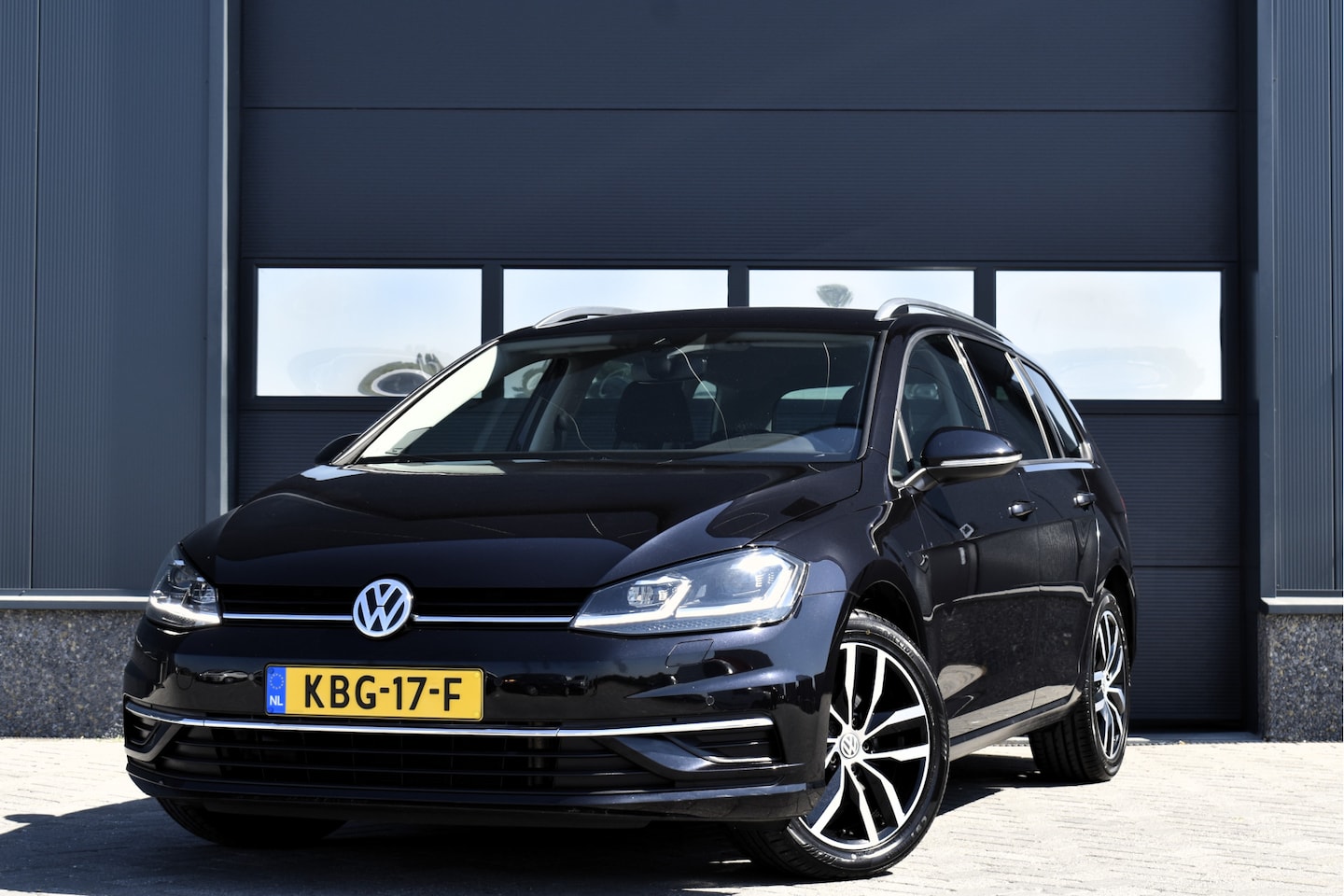 Volkswagen Golf Variant - 1.5 TSI Highline Sound Carplay - Cruise - Navi - AutoWereld.nl