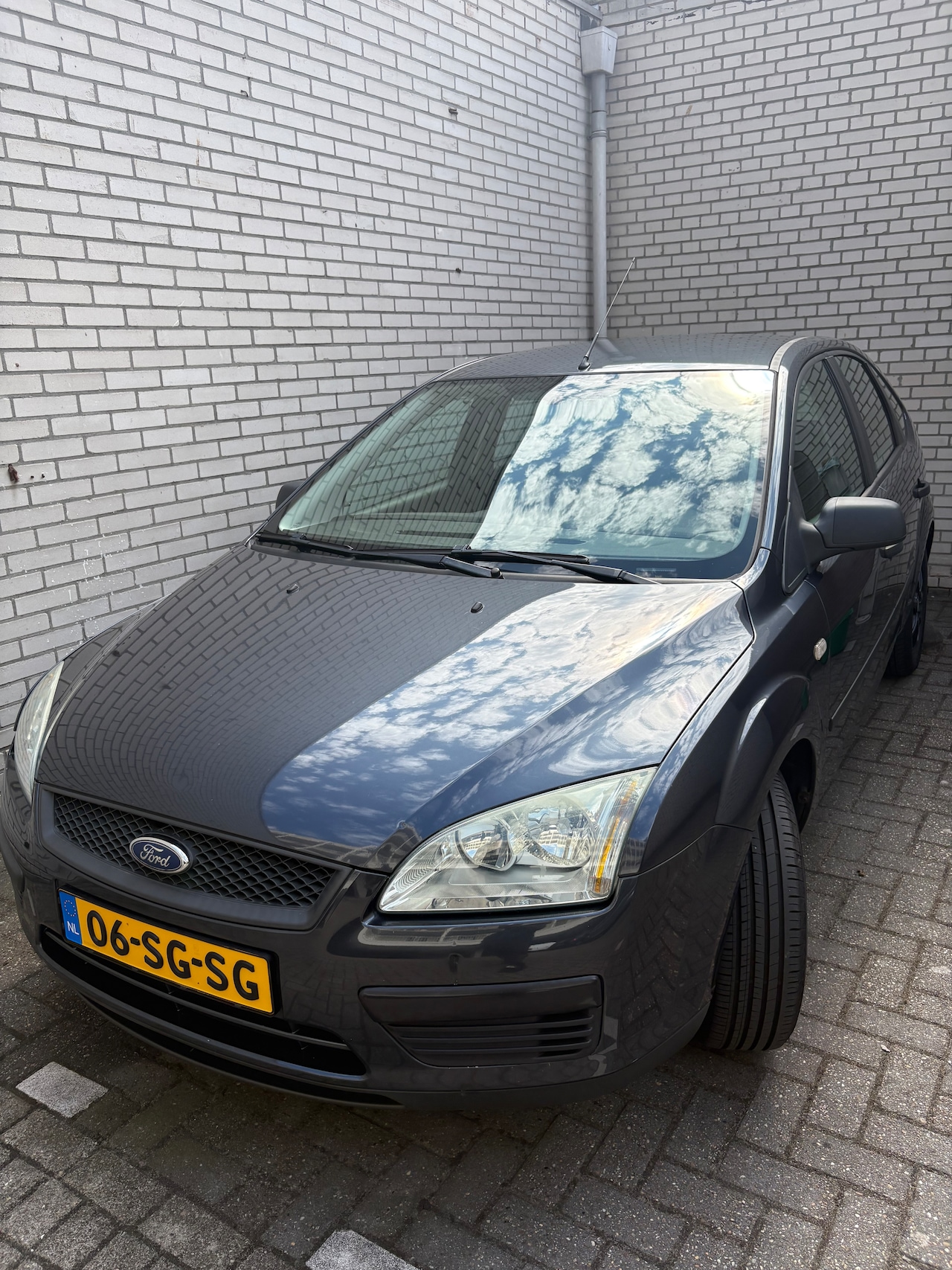 Ford Focus - 1.4-16V Ambiente - AutoWereld.nl
