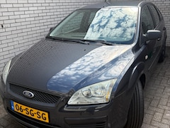 Ford Focus - 1.4-16V Ambiente