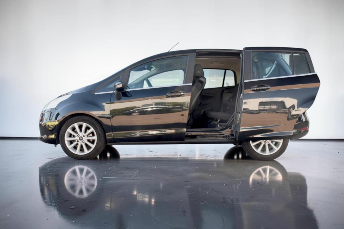 Ford B-Max - 1.0 EcoBoost Titanium, Nap, Airco, Achteruitrijcamera, Parkeerhulp voor en achter,