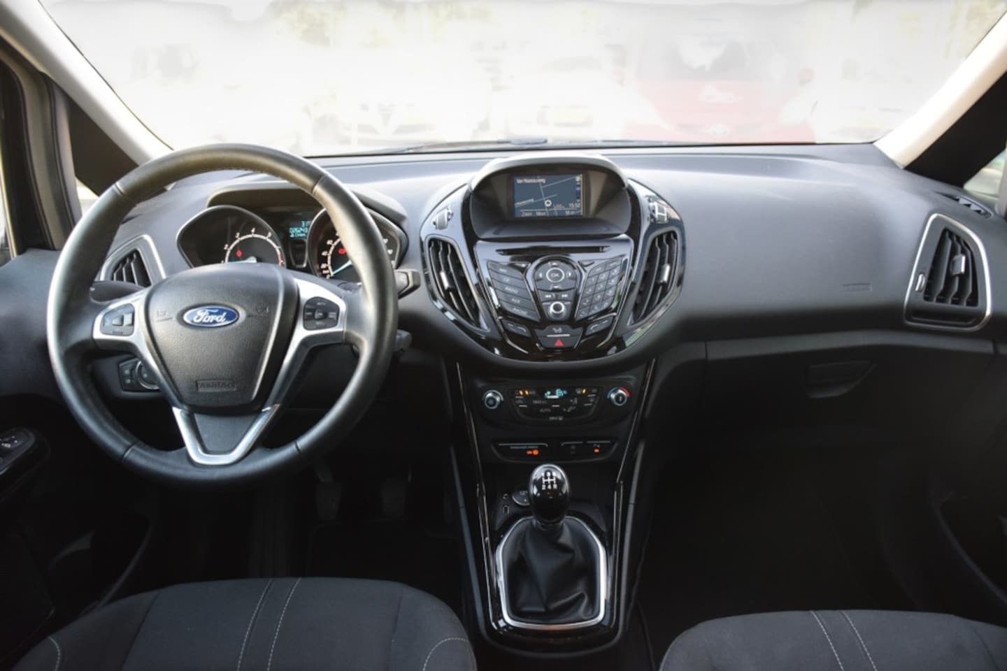Ford B-Max - 1.0 EcoBoost Titanium 1.0 EcoBoost Titanium, Nap, Airco, Achteruitrijcamera, Parkeerhulp voor en achter,