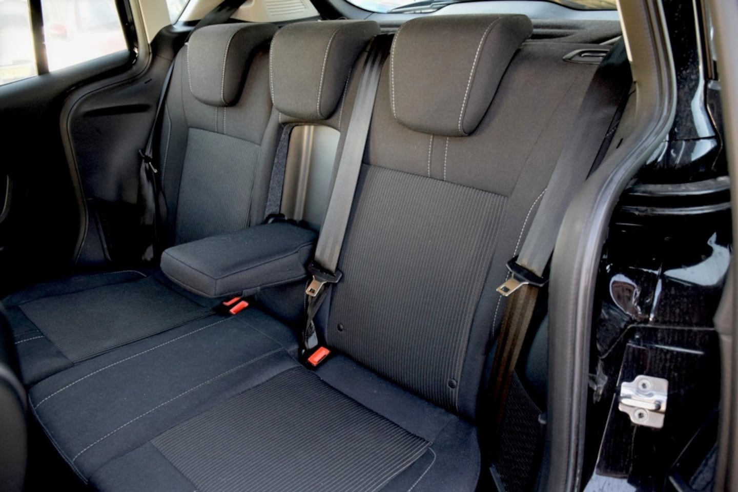 Ford B-Max - 1.0 EcoBoost Titanium 1.0 EcoBoost Titanium, Nap, Airco, Achteruitrijcamera, Parkeerhulp voor en achter,