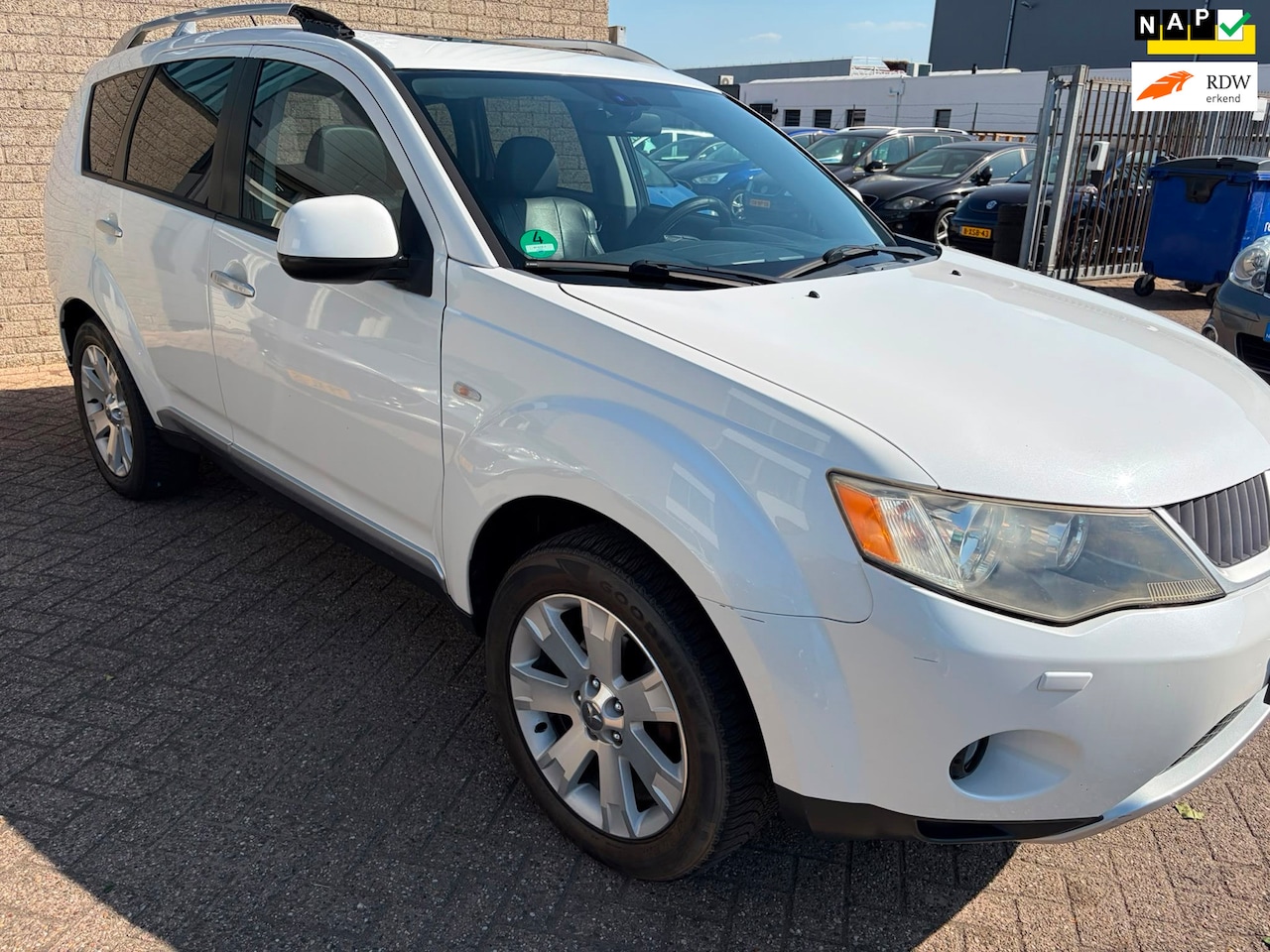 Mitsubishi Outlander - 2.4 Instyle 7 persoons automaat - AutoWereld.nl