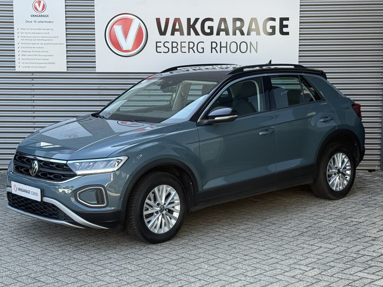 Volkswagen T-Roc - 1.5 TSI Life Business DSG,LED,NAV,ACC - AutoWereld.nl