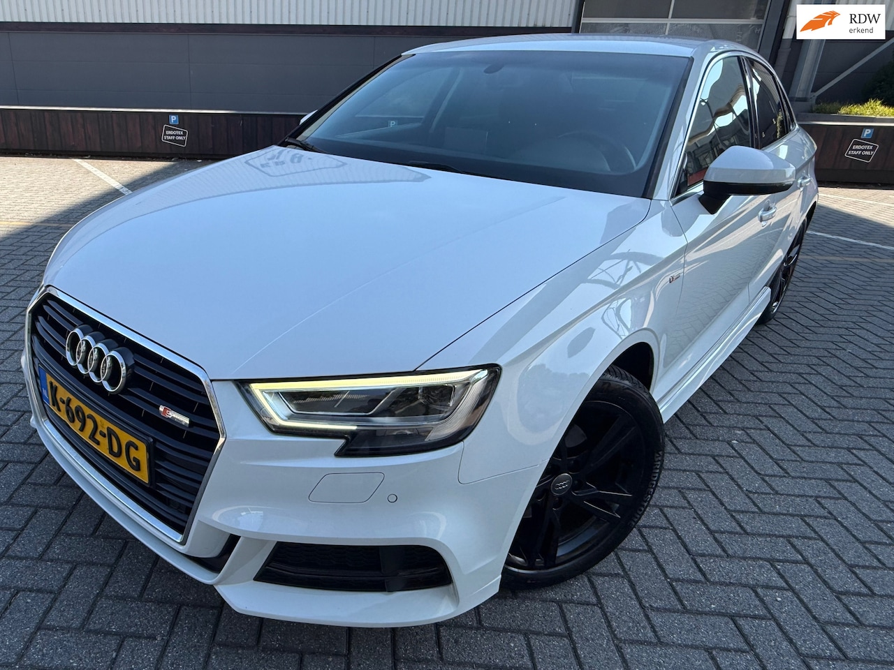 Audi A3 Limousine - 35 TFSI CoD Advance Sport*CRUISE*NAVI*PARK SENSOREN*STOEL VERWARMING*APK - AutoWereld.nl
