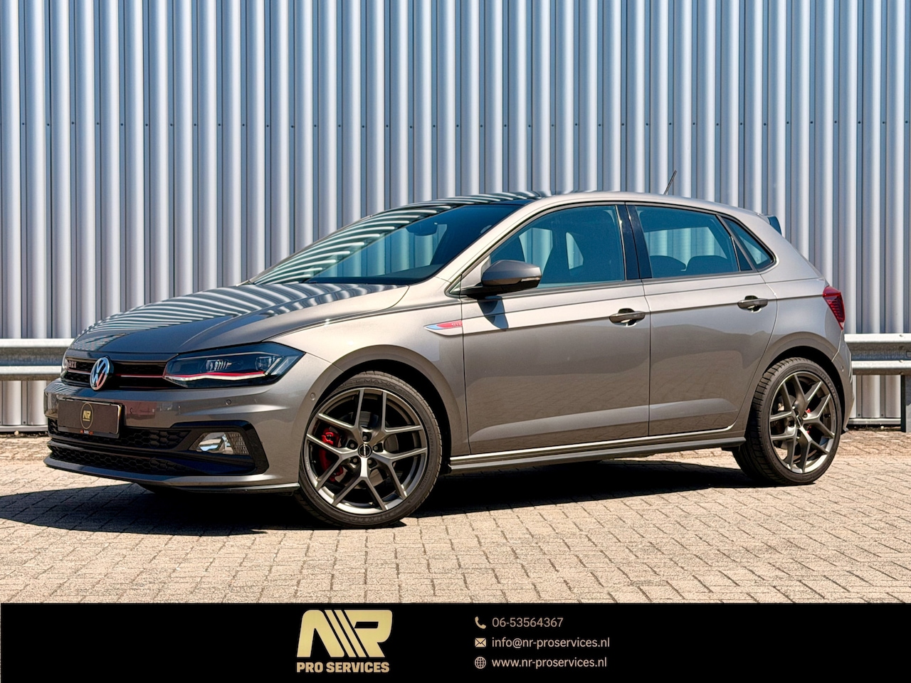 Volkswagen Polo - 2.0 TSI GTI Schuifdak | Carplay | Keyless - AutoWereld.nl