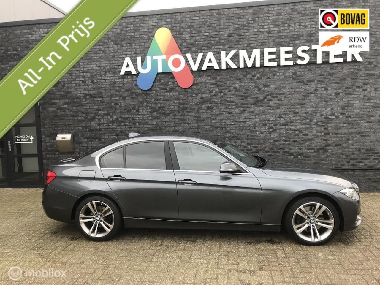 BMW 3-serie - 330i 330i - AutoWereld.nl