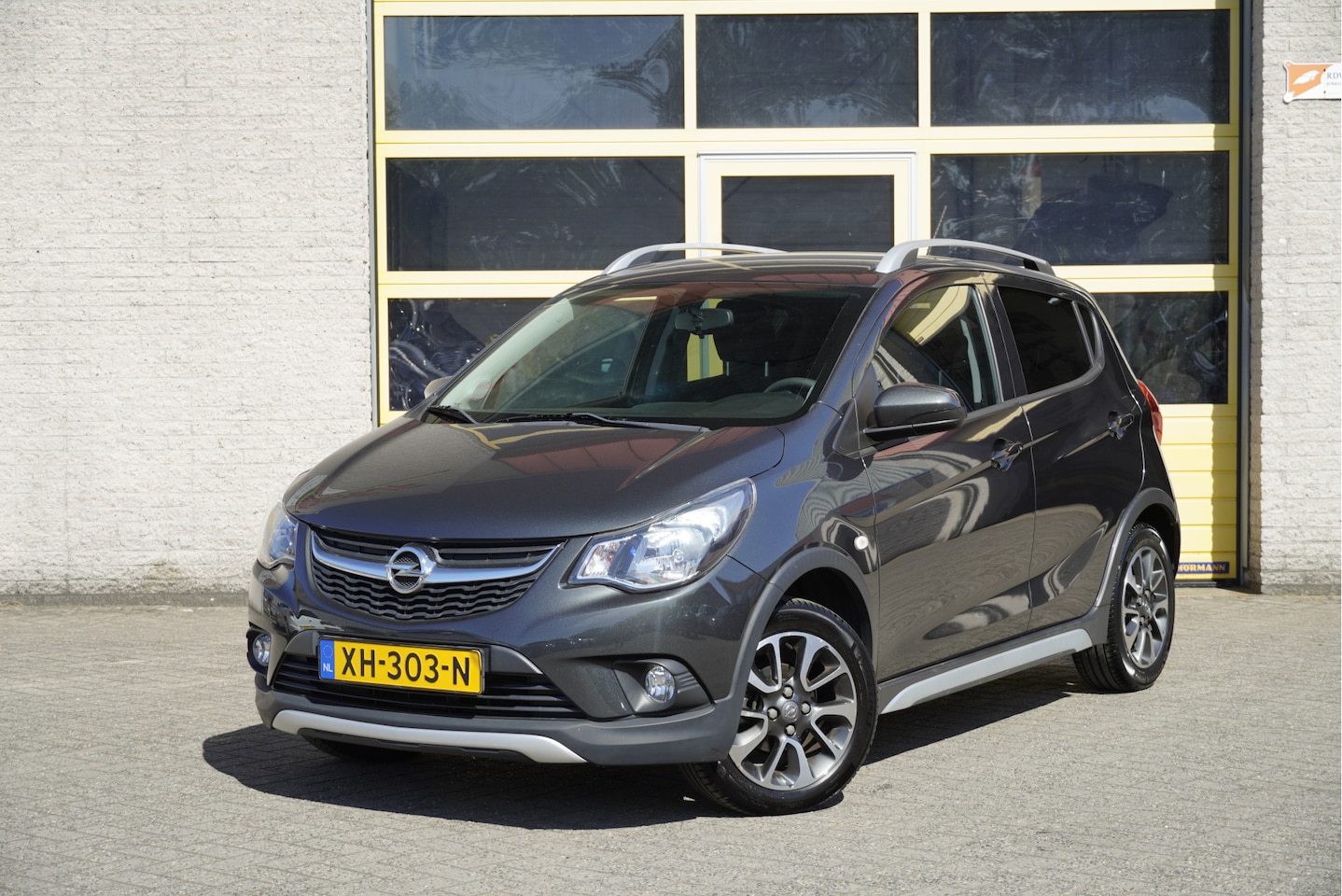 Opel Karl - 1.0 Rocks 5drs Online Edition BJ2019 Lmv 15" | Led | Pdc | Side-skirts | App-Connect | Air - AutoWereld.nl