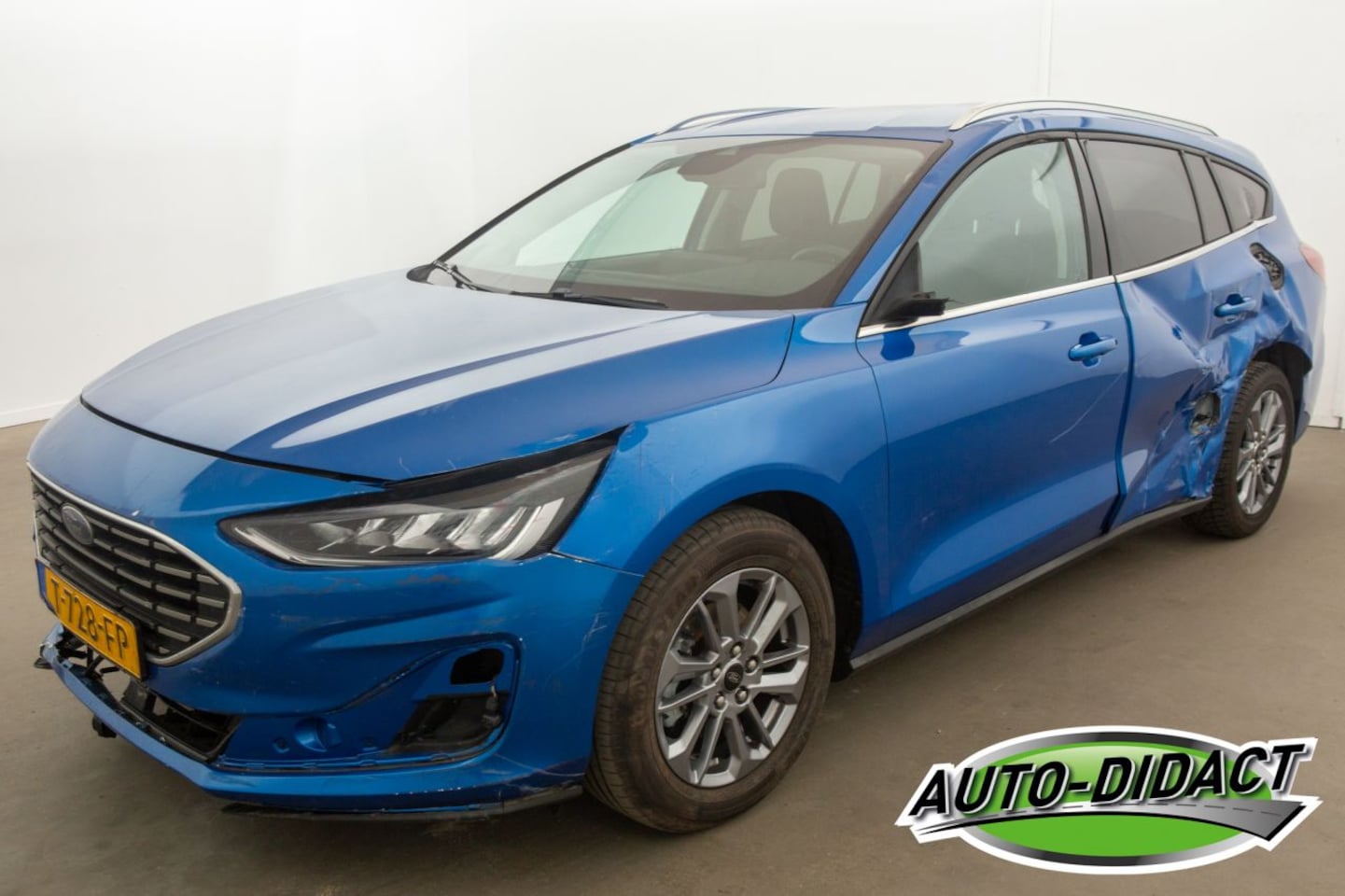 Ford Focus - 1.0 EcoBoost Hybrid Navi Airco Titanium - AutoWereld.nl