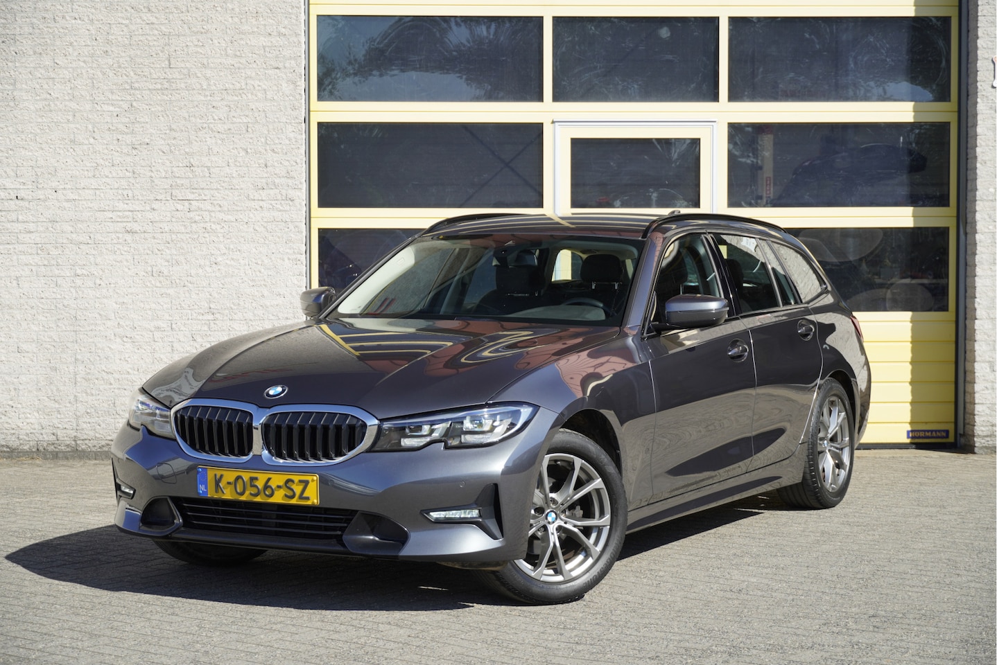 BMW 3-serie Touring - 318i Automaat! Executive Sport BJ2021 Lmv 17" | Led V+A | Pdc | Elek. achterklep | App-Con - AutoWereld.nl