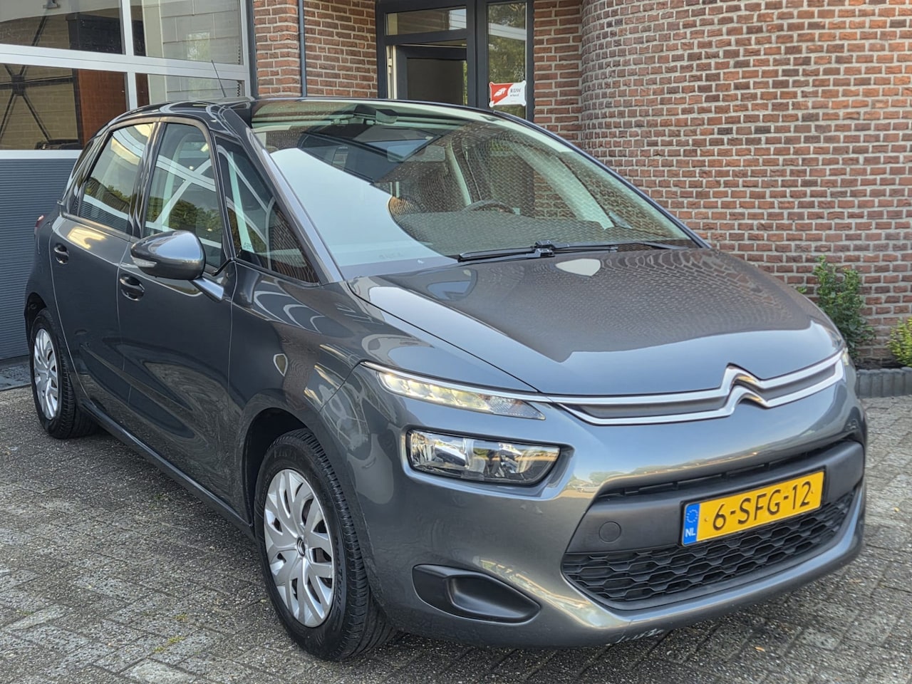 Citroën C4 Picasso - 1.6 VTi Attraction | Airco | Cruise | Trekhaak | Nap - AutoWereld.nl