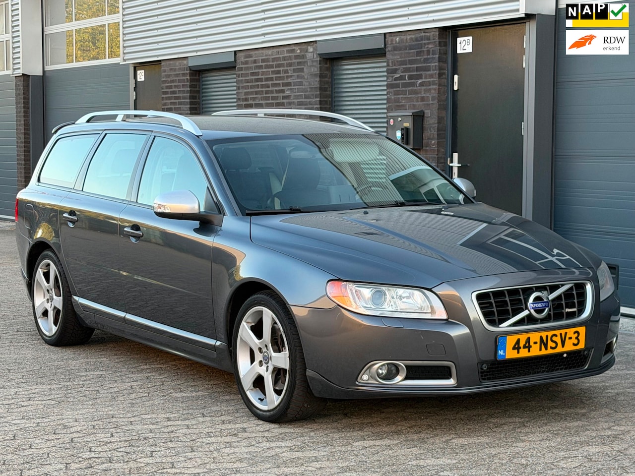 Volvo V70 - 2.0T R-Edition MOTOR LOOPT OP 3 CILINDERS. - AutoWereld.nl