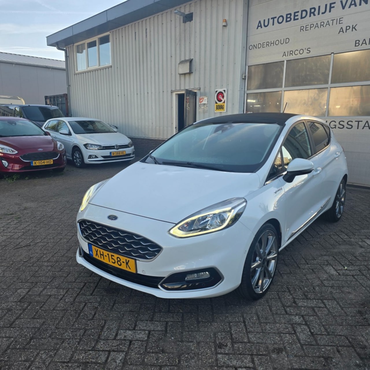 Ford Fiesta - 1.0 EcoBoost Vignale  panorama dak // Nieuwe distributieriem - AutoWereld.nl